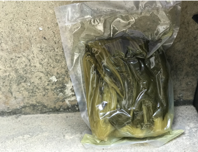 手捏酸菜